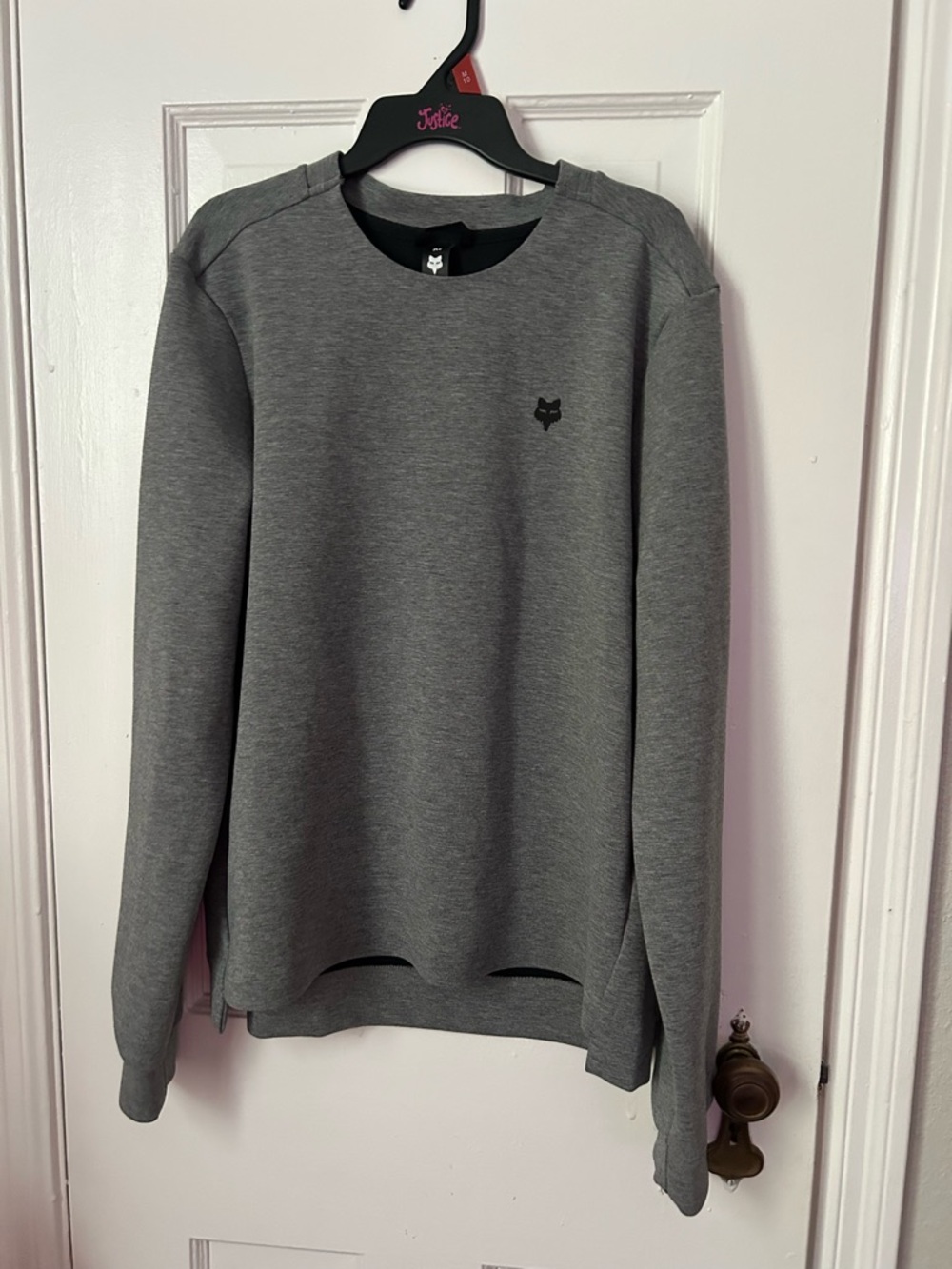 Fox Men's Grey Crewneck Sweatshirt with Small Fox Logo